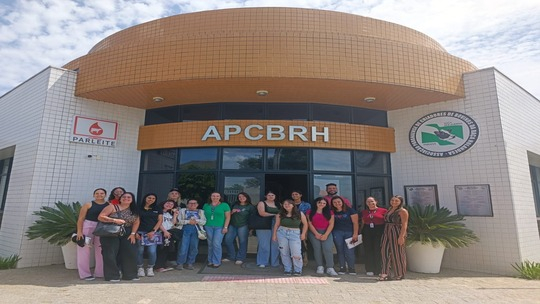 Alunos da Uniopet conhecem a gestão e os indicadores da produção leiteira na APCBRH